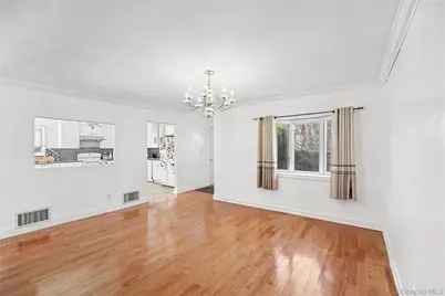 253 Devonshire Drive, New Hyde Park, NY 11040 - Photo 5