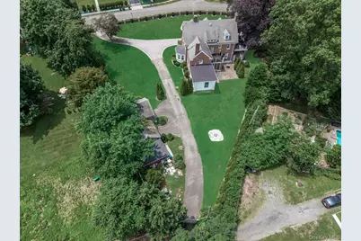 44 Arbor Place, Glen Cove, NY 11542 - Photo 29