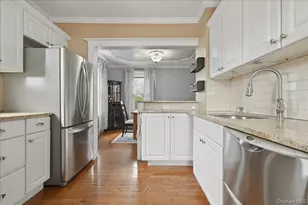 36 Pine St, Islip, NY 11751 - Photo 13