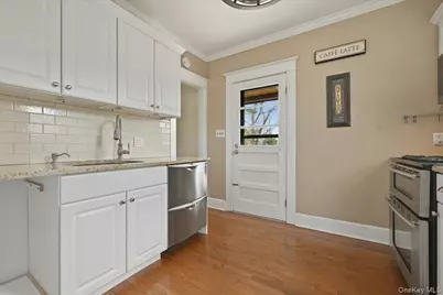 36 Pine Street, Islip, NY 11751 - Photo 11