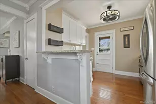 36 Pine St, Islip, NY 11751 - Photo 9