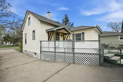 36 Pine Street, Islip, NY 11751 - Photo 31