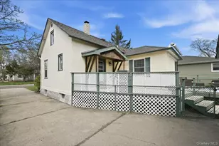 36 Pine St, Islip, NY 11751 - Photo 31