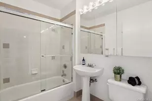 4-74 48th Ave, Long Island City, NY 11109 - Photo 7