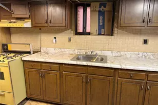 50-33 39th Pl, Sunnyside, NY 11104 - Photo 13