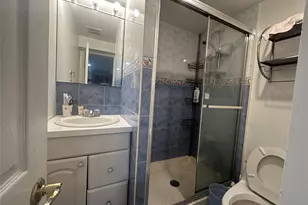35-20 Utopia Pkwy, Flushing, NY 11358 - Photo 21