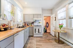 25 Balding Ave, Poughkeepsie, NY 12601 - Photo 11