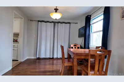 40 Greenvale Circle, White Plains, NY 10607 - Photo 9