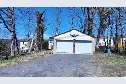 40 Greenvale Circle, White Plains, NY 10607 - Photo 21