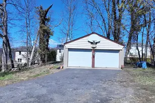 40 Greenvale Cir, White Plains, NY 10607 - Photo 21