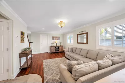 26 Ballad Lane, Hicksville, NY 11801 - Photo 7