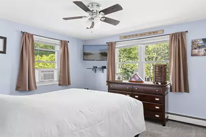 12 Lakeview Drive, Middle Island, NY 11953 - Photo 9