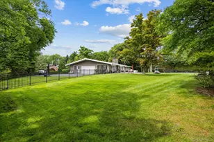 11 Flower Ln, Great Neck, NY 11024 - Photo 39
