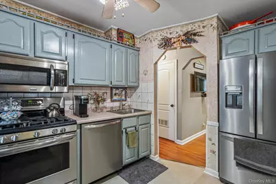 7942 264th Street, Glen Oaks, NY 11004 - Photo 5