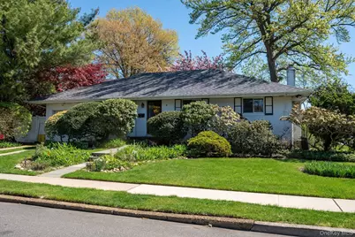 39 Deer Path Lane, Syosset, NY 11791 - Photo 1