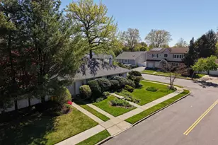 39 Deer Path Ln, Syosset, NY 11791 - Photo 27