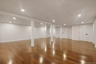 26 Clearland Ave, Carle Place, NY 11514 - Photo 29
