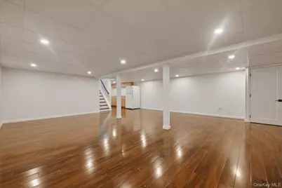 26 Clearland Avenue, Carle Place, NY 11514 - Photo 31