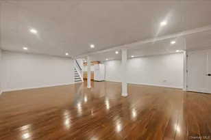 26 Clearland Ave, Carle Place, NY 11514 - Photo 31