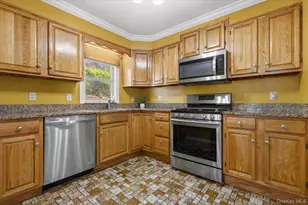 11 Daisy Dr, Mahopac, NY 10541 - Photo 17