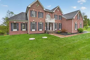 31 Sunflower Cir, Wappingers Falls, NY 12590 - Photo 3