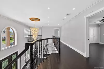 171 South Street, New Hyde Park, NY 11040 - Photo 17