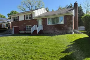93 Woodview Rd, West Hempstead, NY 11552 - Photo 5