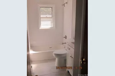 93 Woodview Road, West Hempstead, NY 11552 - Photo 17