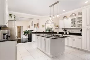9 Framingham Ln, Shoreham, NY 11786 - Photo 13