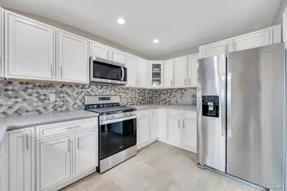 794 Sayville Avenue, Bohemia, NY 11716 - Photo 17