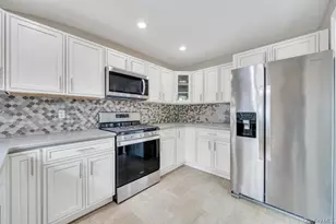 794 Sayville Ave, Bohemia, NY 11716 - Photo 17
