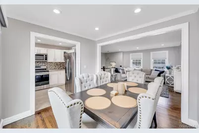 794 Sayville Avenue, Bohemia, NY 11716 - Photo 13