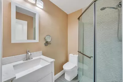 794 Sayville Avenue, Bohemia, NY 11716 - Photo 19