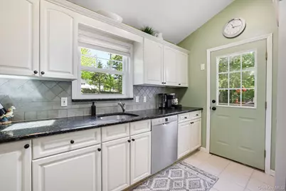 21 Arlene Court, Pearl River, NY 10965 - Photo 25