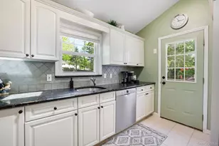 21 Arlene Ct, Pearl River, NY 10965 - Photo 25