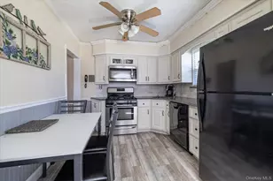 1027 Van Buren Ave, Franklin Square, NY 11010 - Photo 15