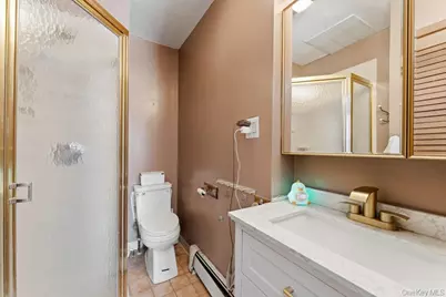 100 Spruce Street, West Hempstead, NY 11552 - Photo 13