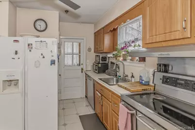 16804 Grand Central Parkway, Jamaica, NY 11432 - Photo 9