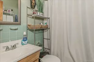 168-04 Grand Central Pkwy, Jamaica, NY 11432 - Photo 23