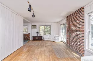 10 Fortune Ct, Commack, NY 11725 - Photo 17