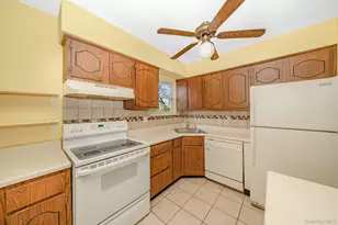 2 Arleen Ave, Holbrook, NY 11741 - Photo 9