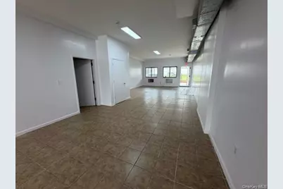 2320A Broadway, Astoria, NY 11106 - Photo 3