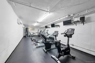 111 S Centre Ave, Rockville Centre, NY 11570 - Photo 21