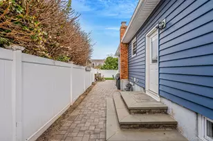 414 Myrtle Ave, West Islip, NY 11795 - Photo 27