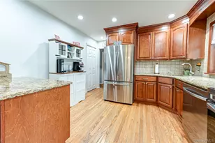 5 Taylor Dr, Farmingdale, NY 11735 - Photo 13