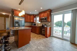 5 Taylor Dr, Farmingdale, NY 11735 - Photo 17