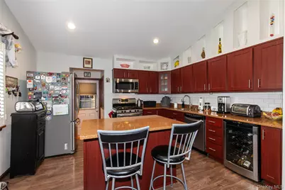 43 Pickwick Drive, Hicksville, NY 11801 - Photo 3