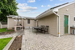 43 Pickwick Dr, Hicksville, NY 11801 - Photo 21