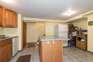 43 Pickwick Dr, Hicksville, NY 11801 - Photo 19
