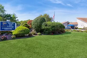18 Navajo Ct, Coram, NY 11727 - Photo 11